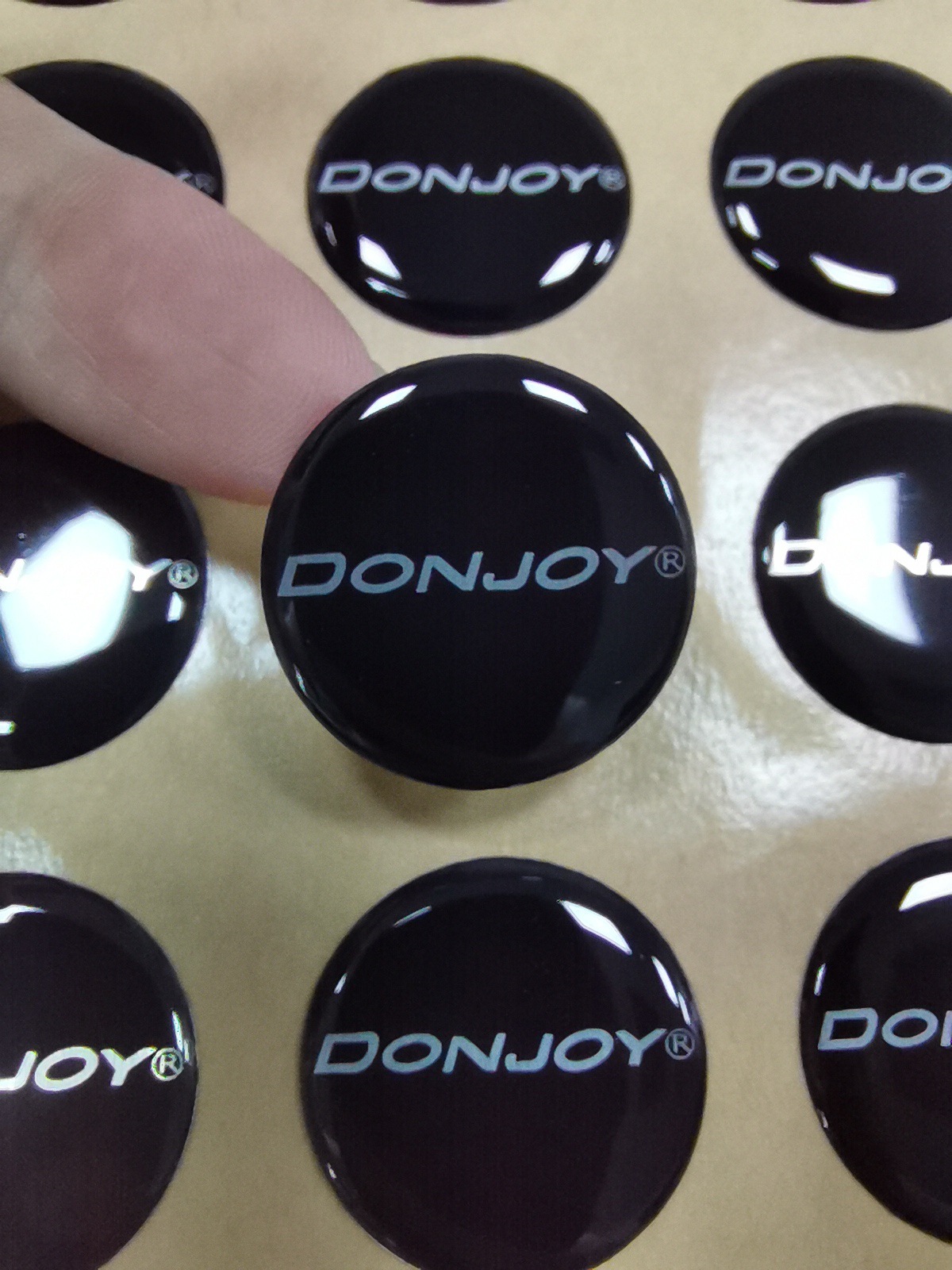 สติกเกอร์เรซิ่นอีพ็อกซี่แบบโดม - Resin Art Logo บทวิจารณ์และราคา